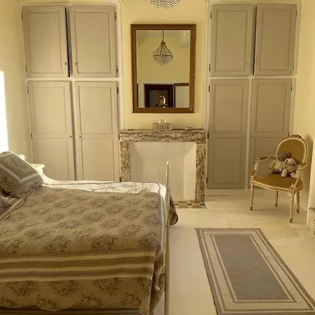 לינה וארוחת בוקר Bastide Bellevue